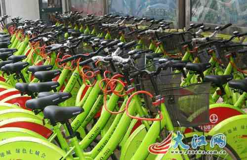 想租車？自備鎖！紅谷灘新?lián)Q公共自行車成市民負(fù)擔(dān)