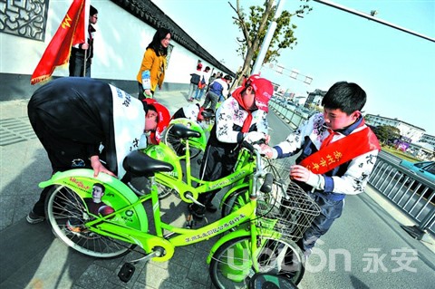 蘇州：給公共自行車洗臉也是學(xué)雷鋒