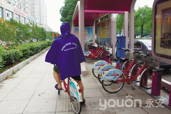 椒江這位達(dá)人寸步離不開公共自行車